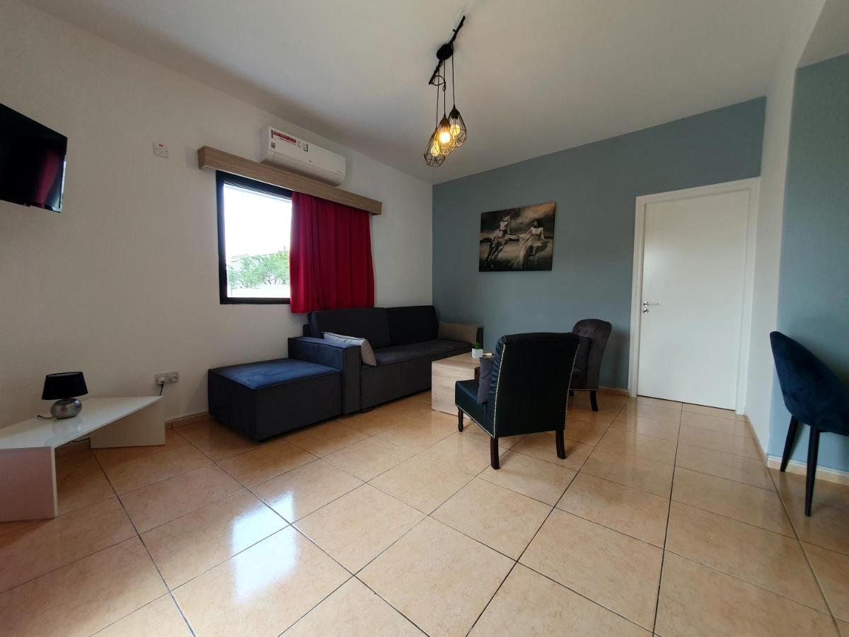 Valentina Apartments Paphos Exteriör bild