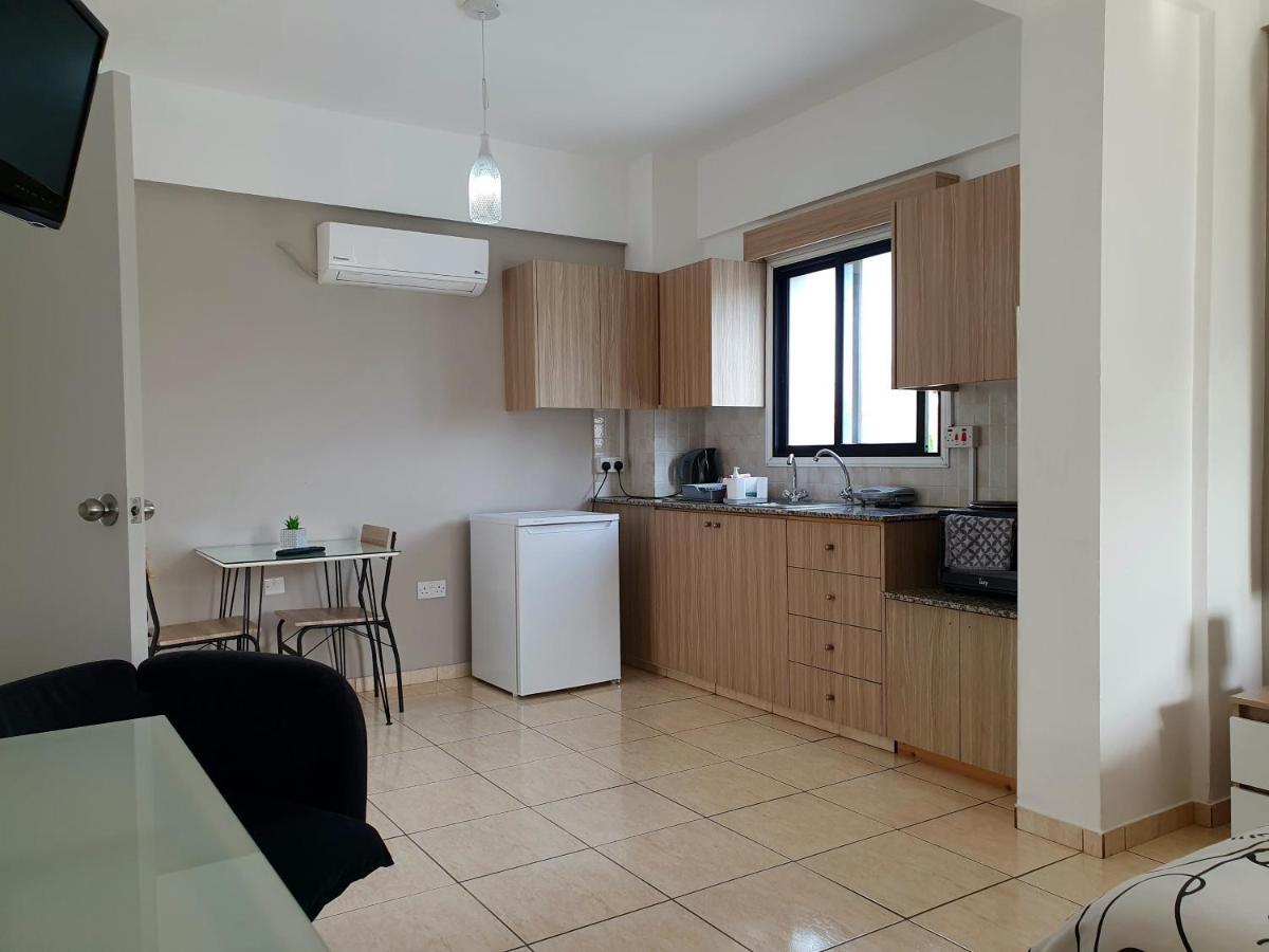 Valentina Apartments Paphos Exteriör bild